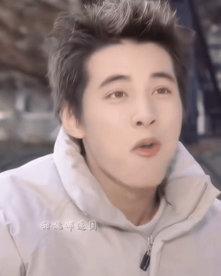 Won Bin được khen sở hữu đường nét hoàn hảo