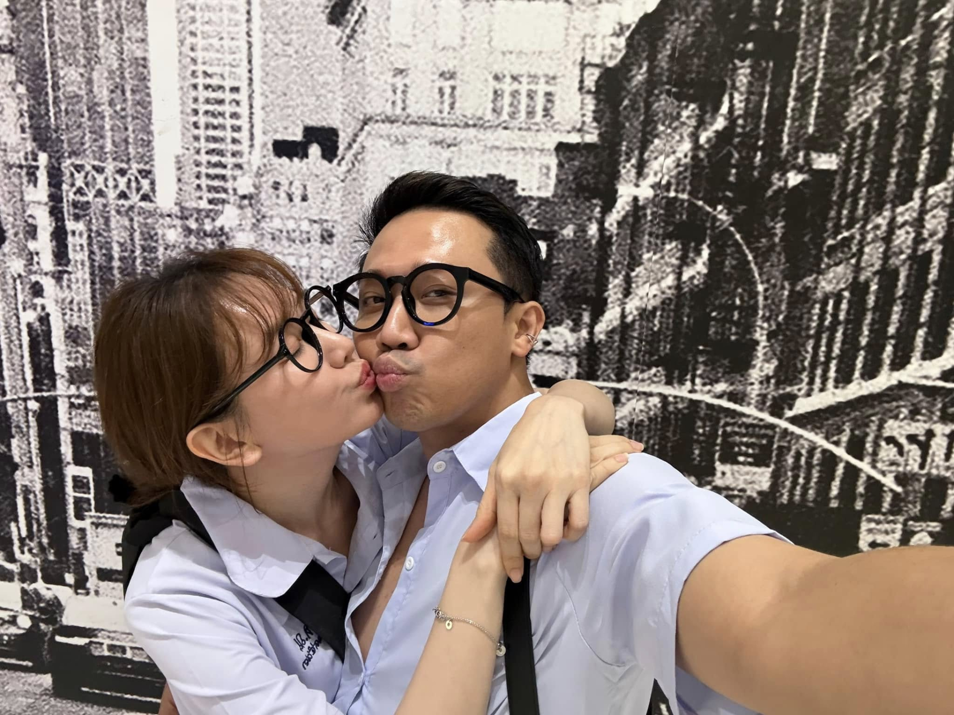 Trấn Thành và Hari Won thường xuyên chia sẻ những điều ngọt ngào, tích cực trong cuộc sống hôn nhân 