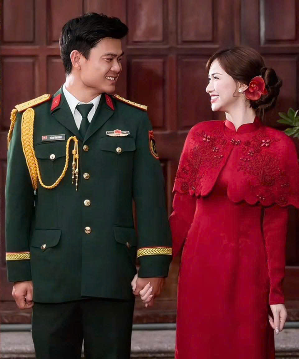   Từ khi công khai yêu nhau, cuộc sống của Hoà Minzy và Đại uý Thăng Văn Cương nhận được sự dõi theo đặc biệt của người hâm mộ. Ảnh: Hoà Minzy  