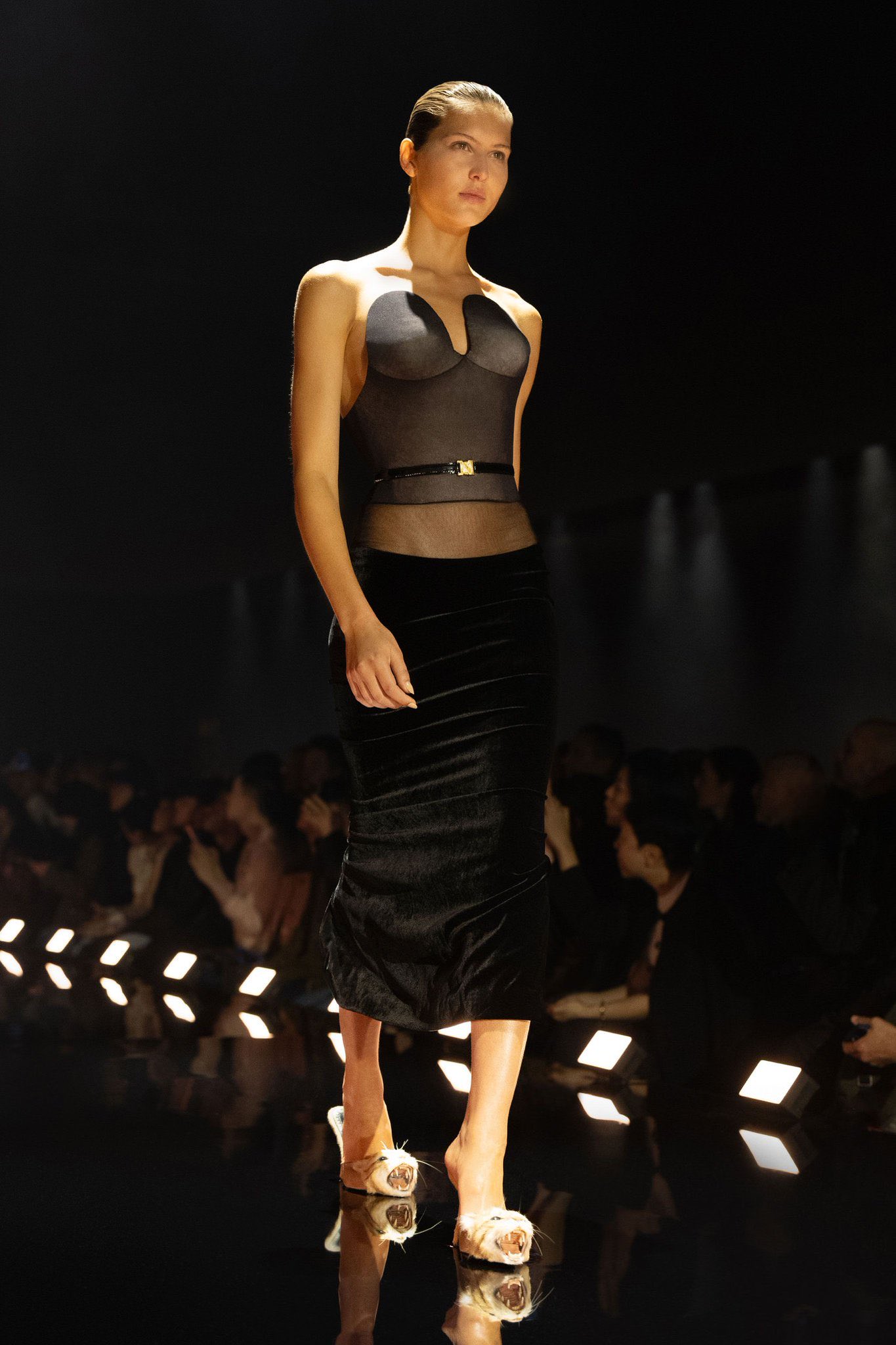 Jennie và cơn bão thịnh nộ nhận về từ bộ đồ phá cách