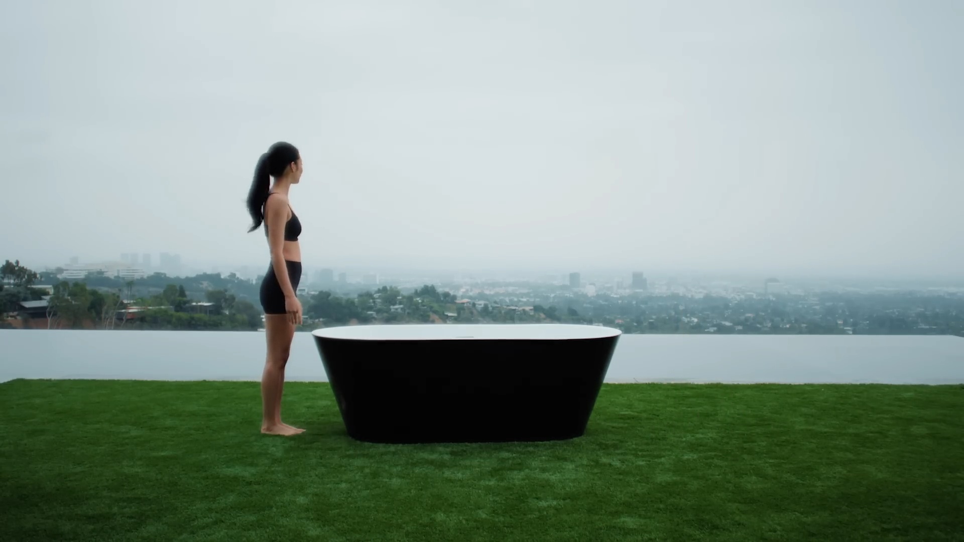 Đến bàn chân của Jennie (BLACKPINK) mà antifan cũng không tha!