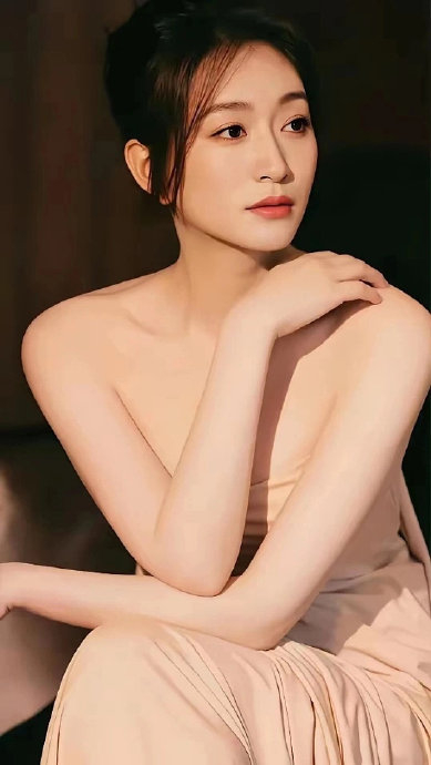 Lý Tiểu Nhiễm không ép cân như các đồng nghiệp nữ (Ảnh: QQ).