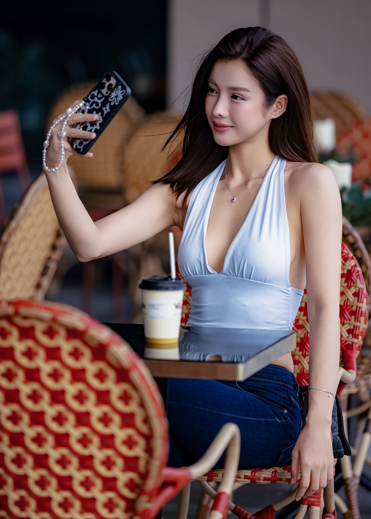 Mỹ Duyên cũng có thể diễn nét sắc sảo kiêu kỳ