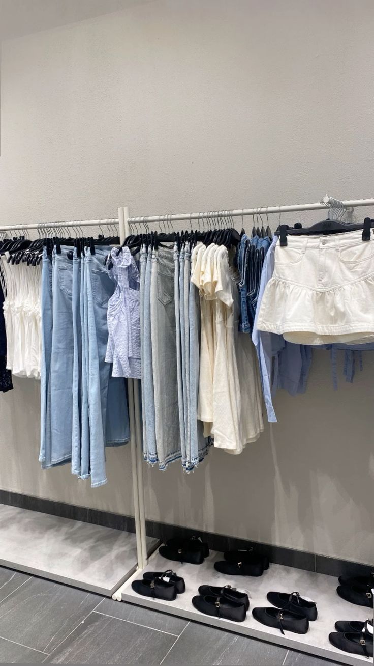 Đối thủ Zara từng khiến giới trẻ Việt xếp hàng xuyên đêm, thời hoàng kim là cú bùng nổ của fast fashion, giờ ra sao?