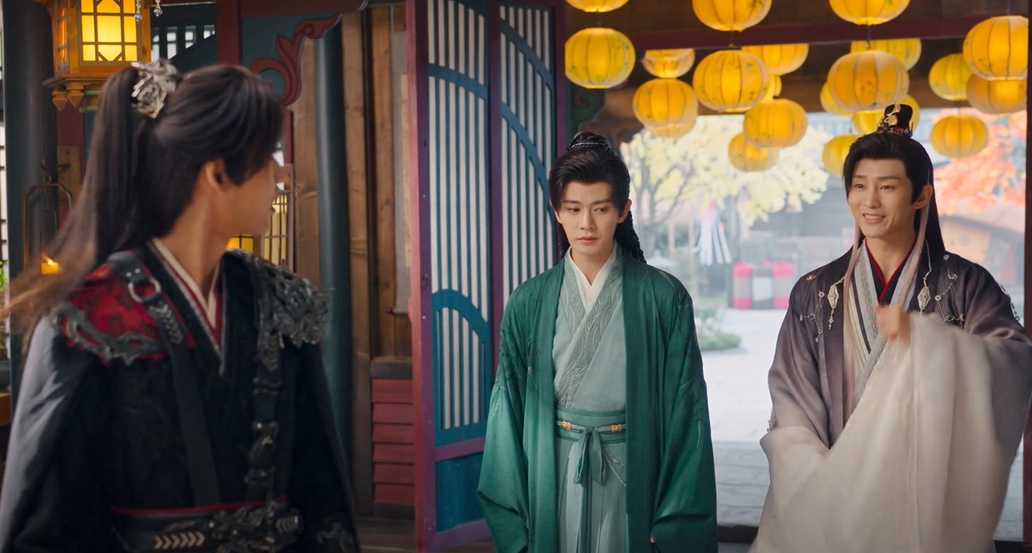 Nam diễn viên cũng có vóc dáng nhỏ bé thiếu khí chất