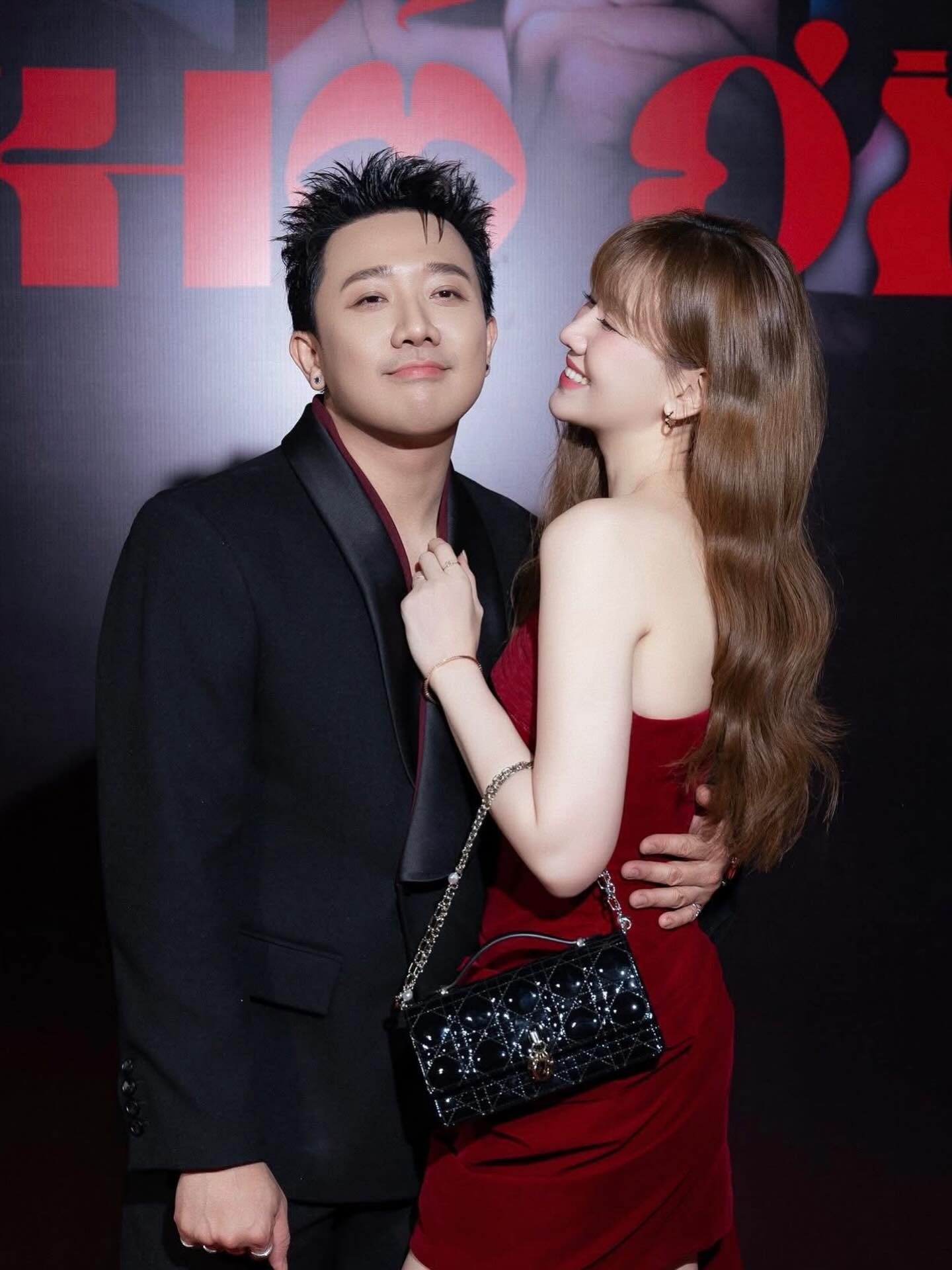 Dù là cặp đôi nghìn tỷ, Trấn Thành và Hari Won đều theo đuổi gu thẩm mỹ sang trọng mà tinh tế, phù hợp với từng hoàn cảnh.