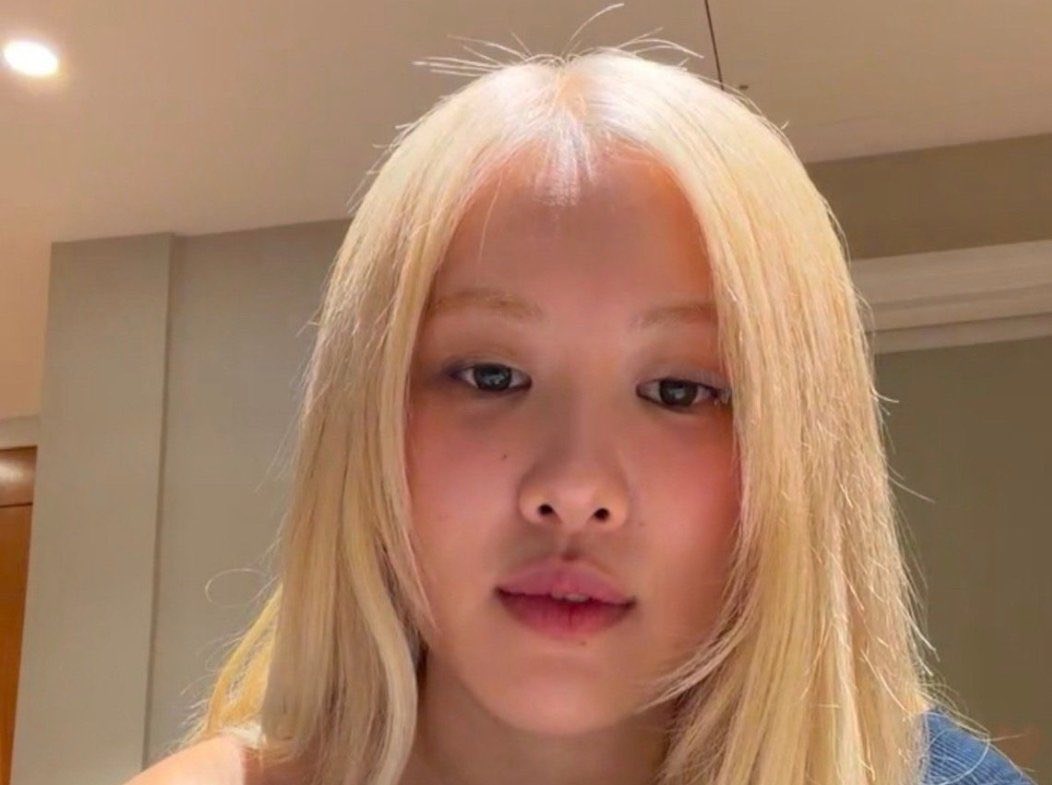 Rộ tranh cãi Rosé để tóc đen đẹp hơn tóc vàng, nhưng có một lý do khiến cô khó “quay xe”