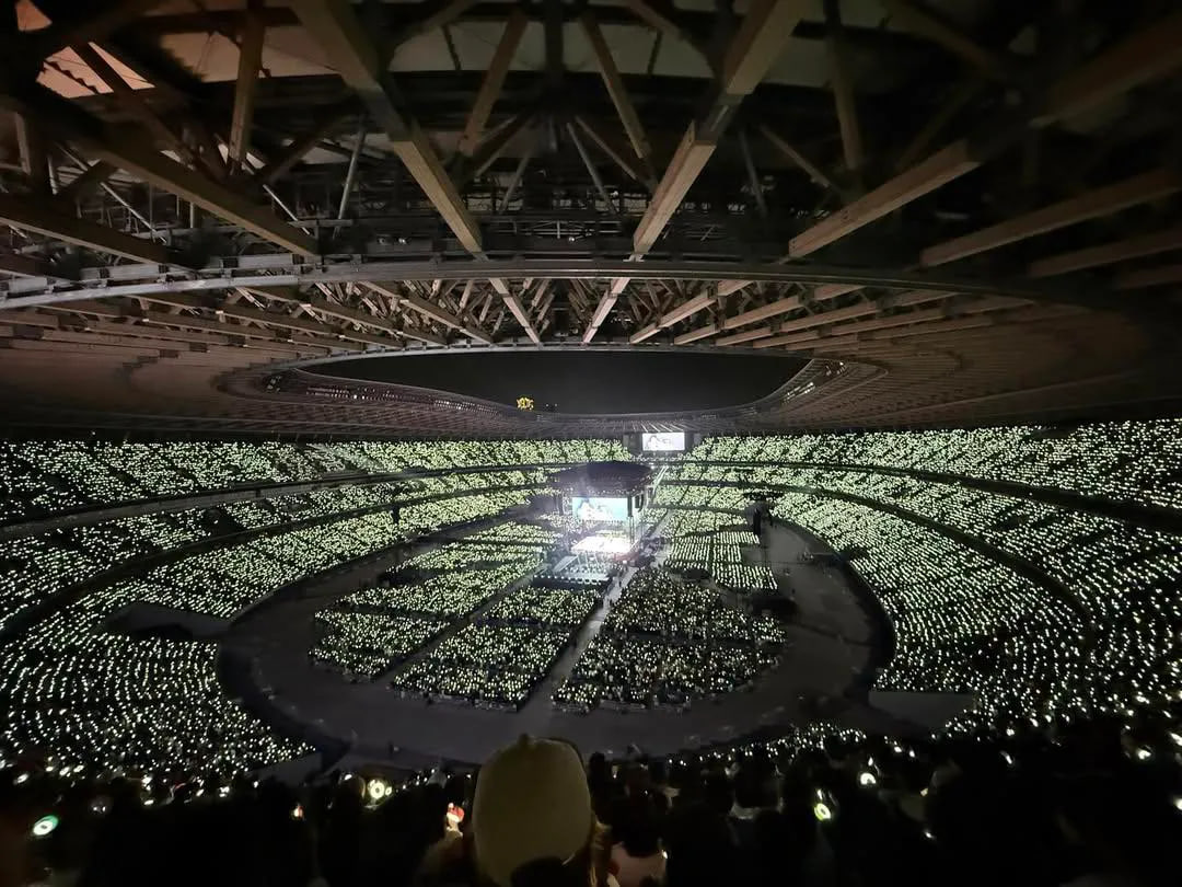 TWICE là nhóm nhạc Kpop đầu tiên biểu diễn tại MUFG Stadium