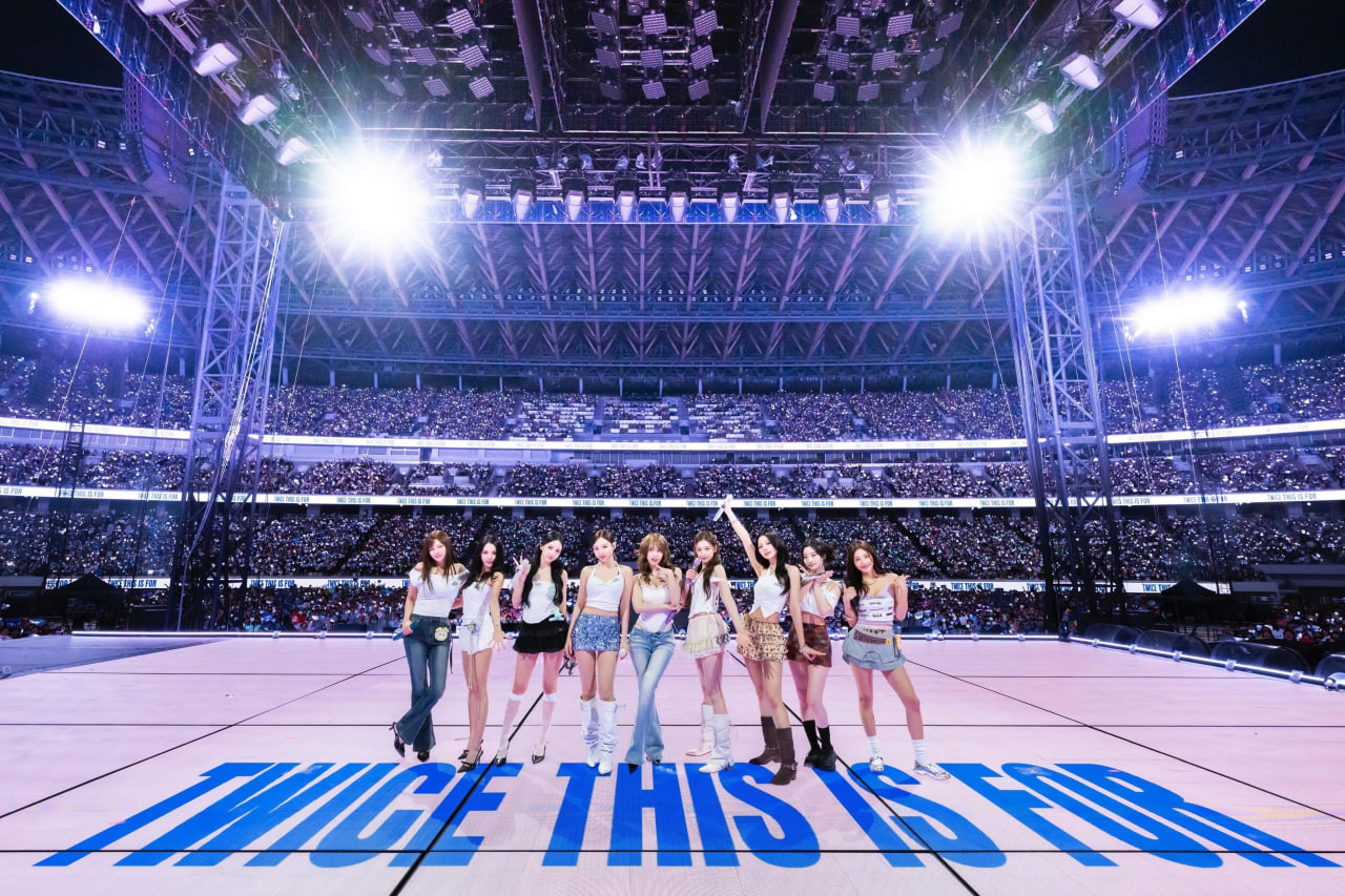 TWICE hiện là nhạc nữ Kpop có lượng người tham dự một concert riêng cao nhất lịch sử