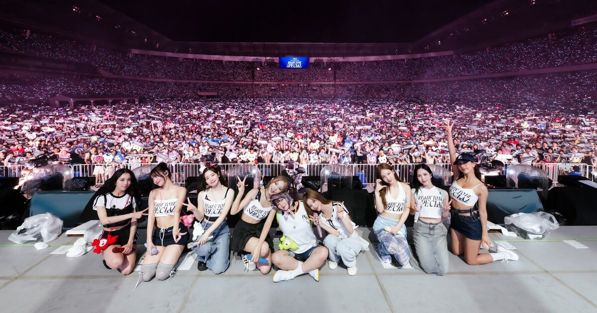 Tháng 7/2024, TWICE trở thành nhóm nhạc nữ Kpop đầu tiên tiến vào Nissan Stadium