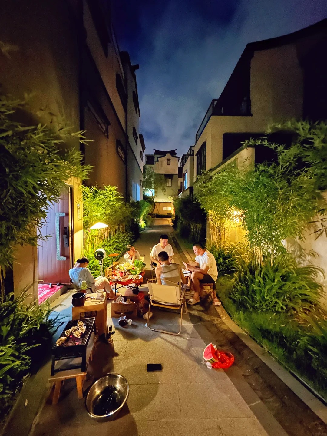 Giải mã Youth Retirement Homes: Vì sao người 25-30 không còn mơ thăng chức, mua nhà mà chỉ muốn vào “viện dưỡng lão”?