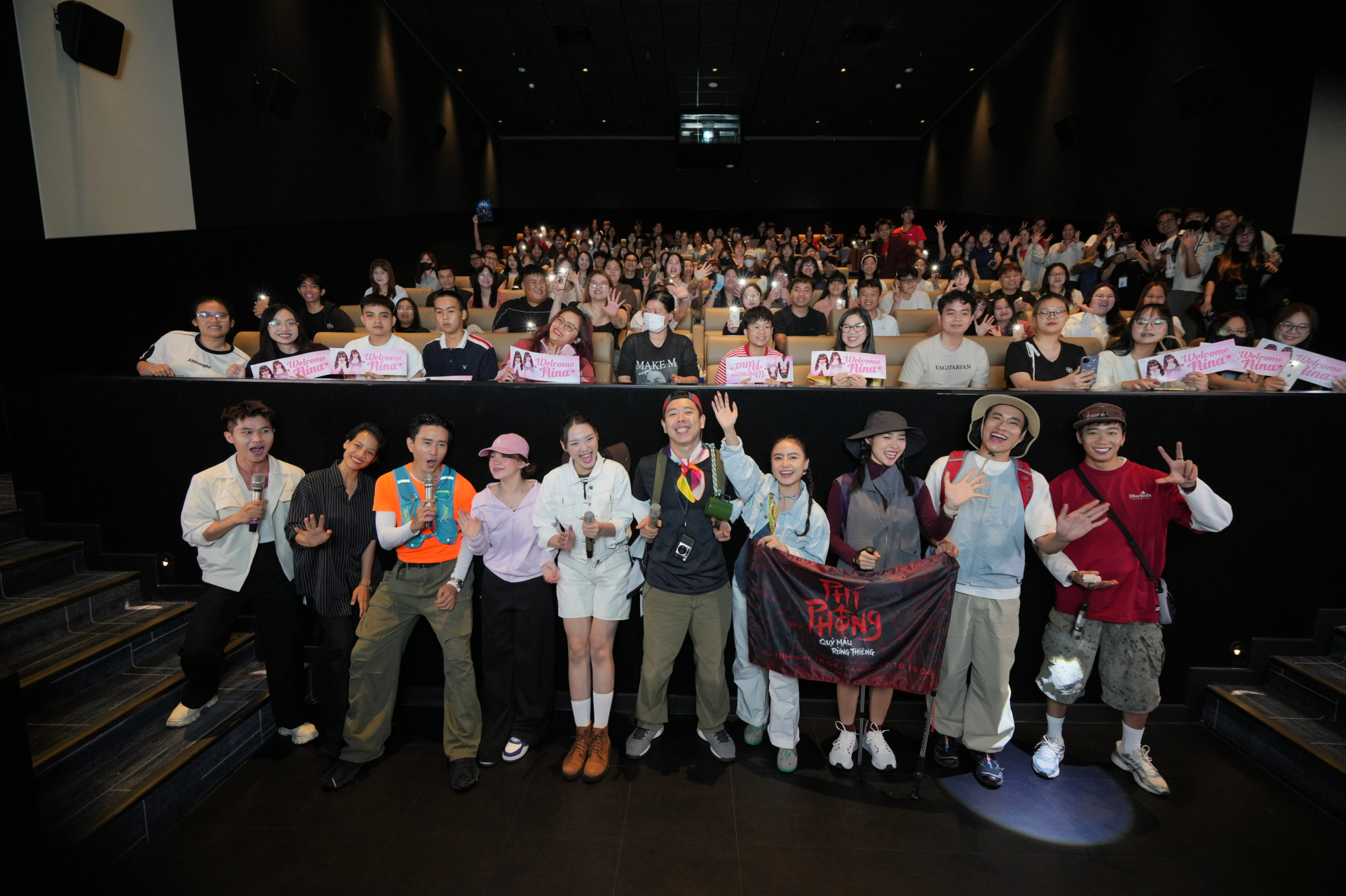  Nina đã có mặt ở TP.HCM để tham gia quảng bá bộ phim