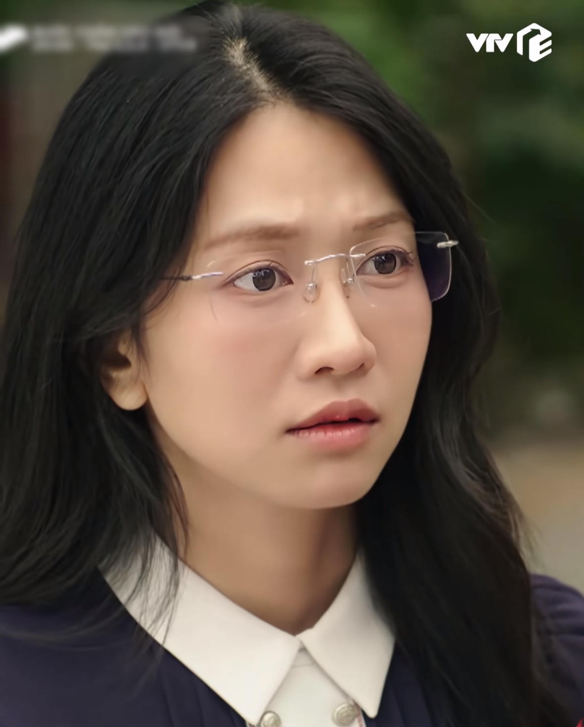 Lê Bống vào vai Cô giáo Giang trong phim Bước Chân Vào Đời.