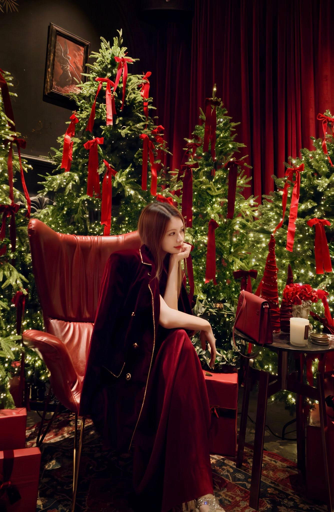 Tiểu thư Sài thành công khai ảnh hẹn hò nam nghệ sĩ lớn hơn 24 tuổi: Được khen “đẹp đôi”