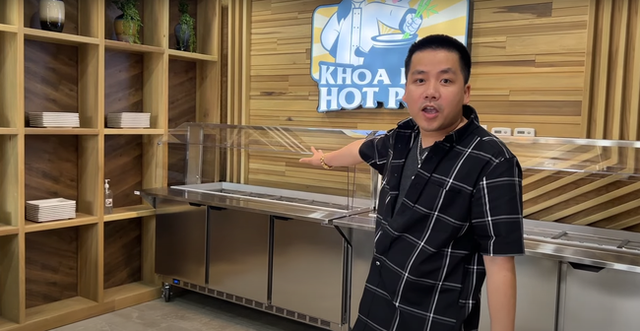 Khoa Pug thời điểm khai trương nhà hàng lẩu