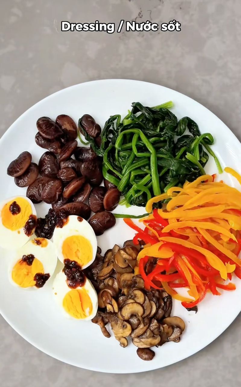 Bữa sáng chay giữ dáng của Hoàng Thuỳ.