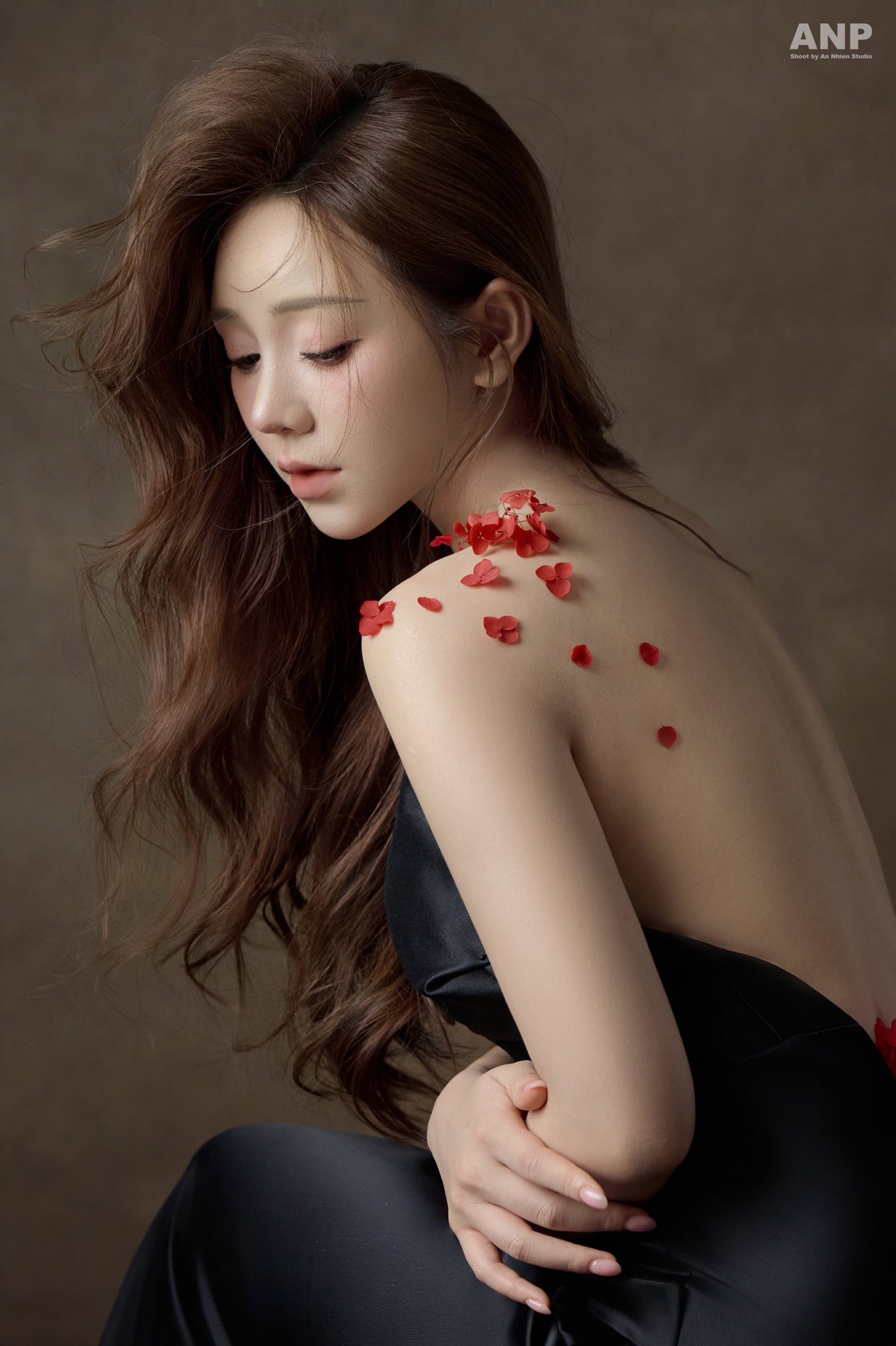 Ngoài đời, Quỳnh Kool thu hút người xem với nhan sắc mặn mà