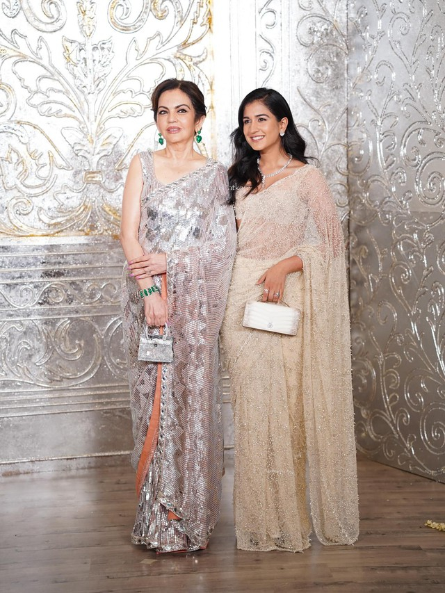 Người phụ nữ giàu nhất châu Á đeo viên kim cương có một không hai trên đời đến tiệc có Jennie