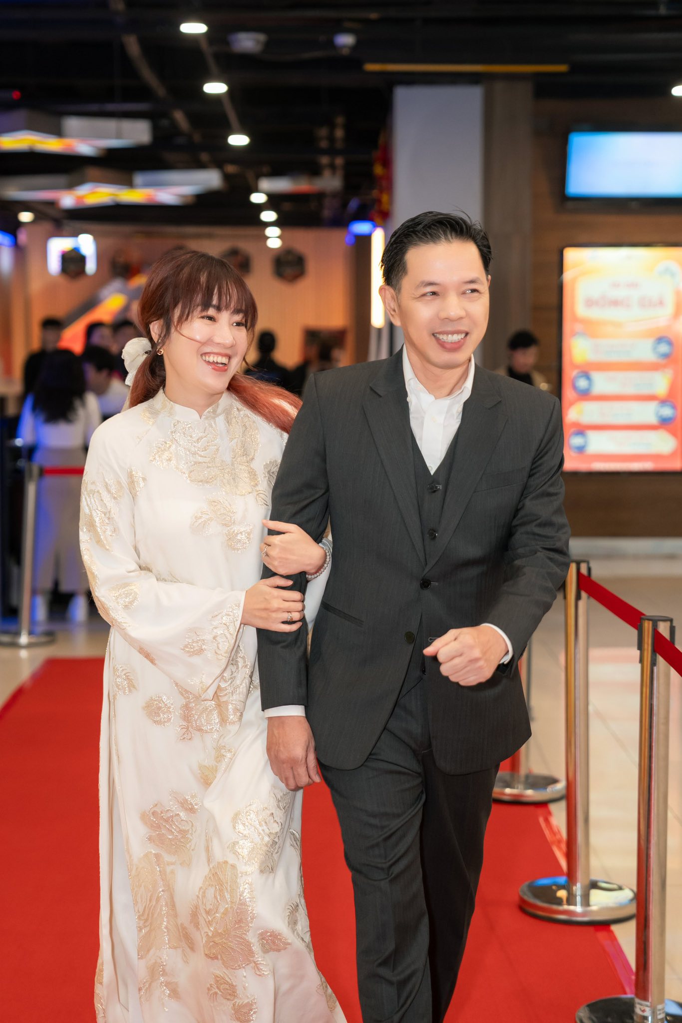 Thái Hoà có hôn nhân viên mãn bên vợ không hoạt động nghệ thuật 