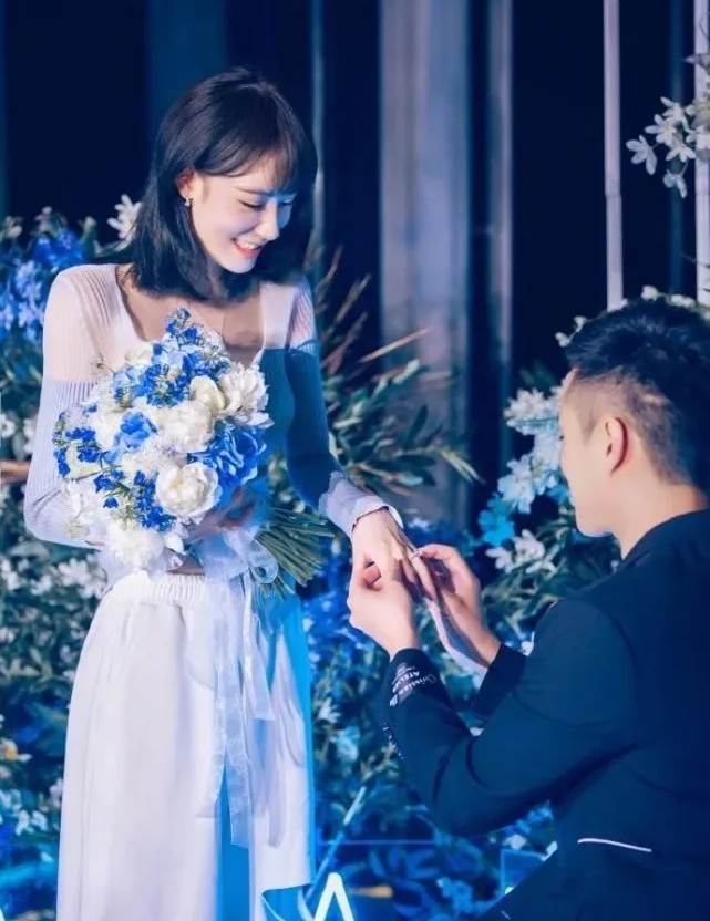  Hua Shanshan từng được cầu hôn, song 1 tháng sau chàng trai từng cầu hôn cô lấy người khác.