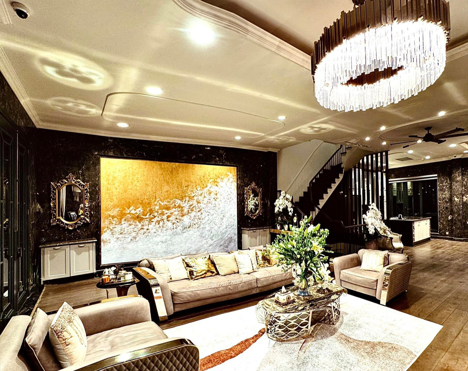 Không gian bên trong biệt thự của vợ chồng Lã Thanh Huyền