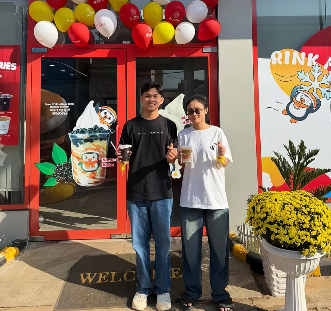 Một vài hình ảnh của cặp đôi sau hôn lễ.