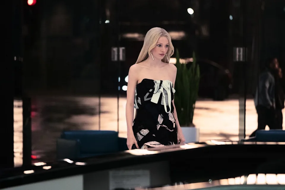 Mỹ nhân chuyển giới đẹp nhất hành tinh: Visual độc nhất không thuộc về trái đất, ngắm không dời nổi mắt