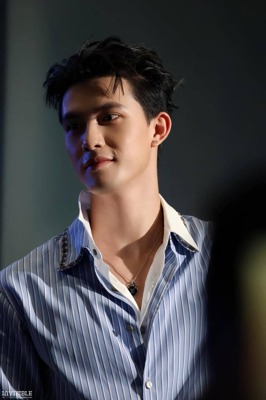 Mỹ nam 6 múi hot nhất Việt Nam công khai tẩy trang bằng kem đánh răng