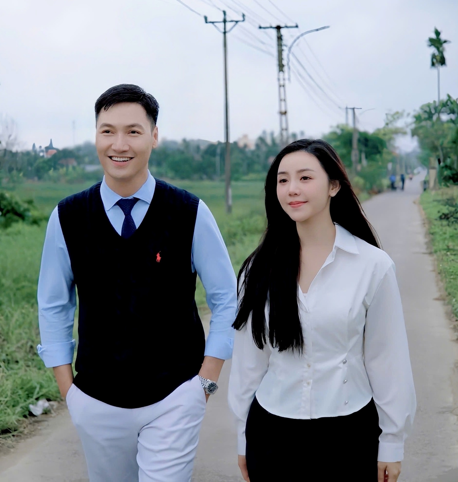 Trên trang cá nhân, nam diễn viên Mạnh Trường úp mở việc cưới vợ ở quê và đính kèm tên Quỳnh Kool