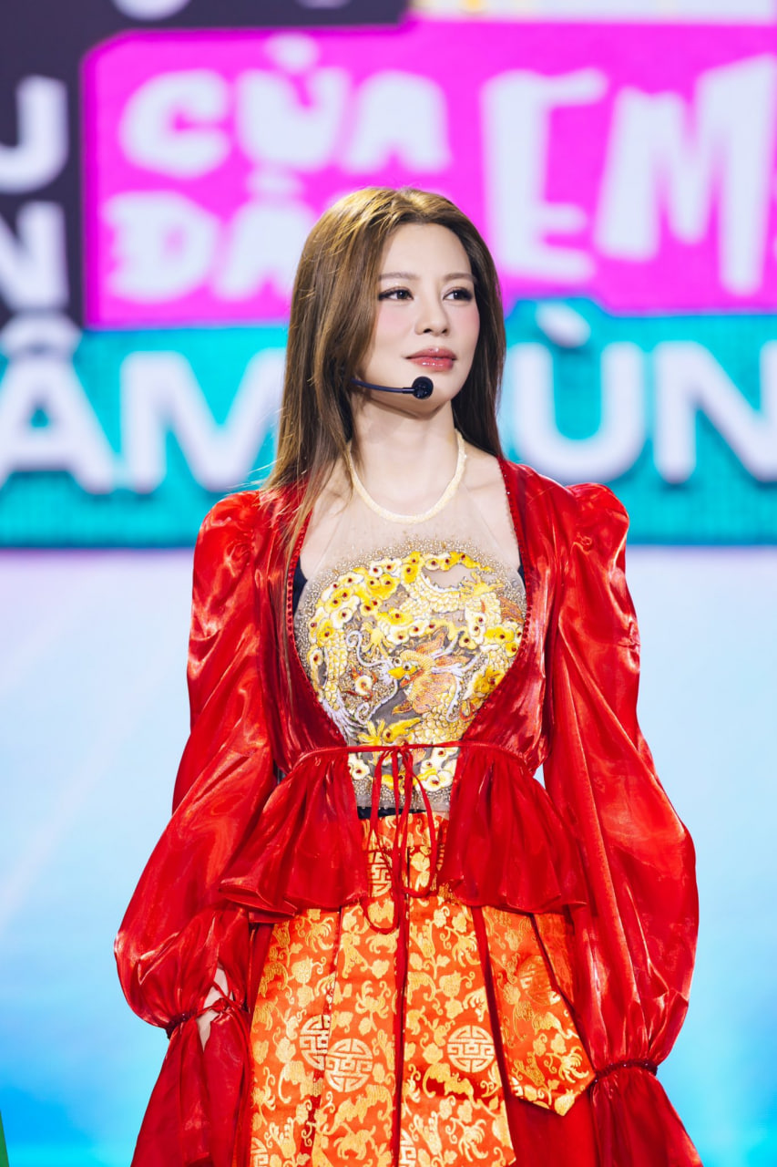 Thời gian qua, Bùi Lan Hương liên tục có những khoảnh khắc viral thông qua các sự kiện