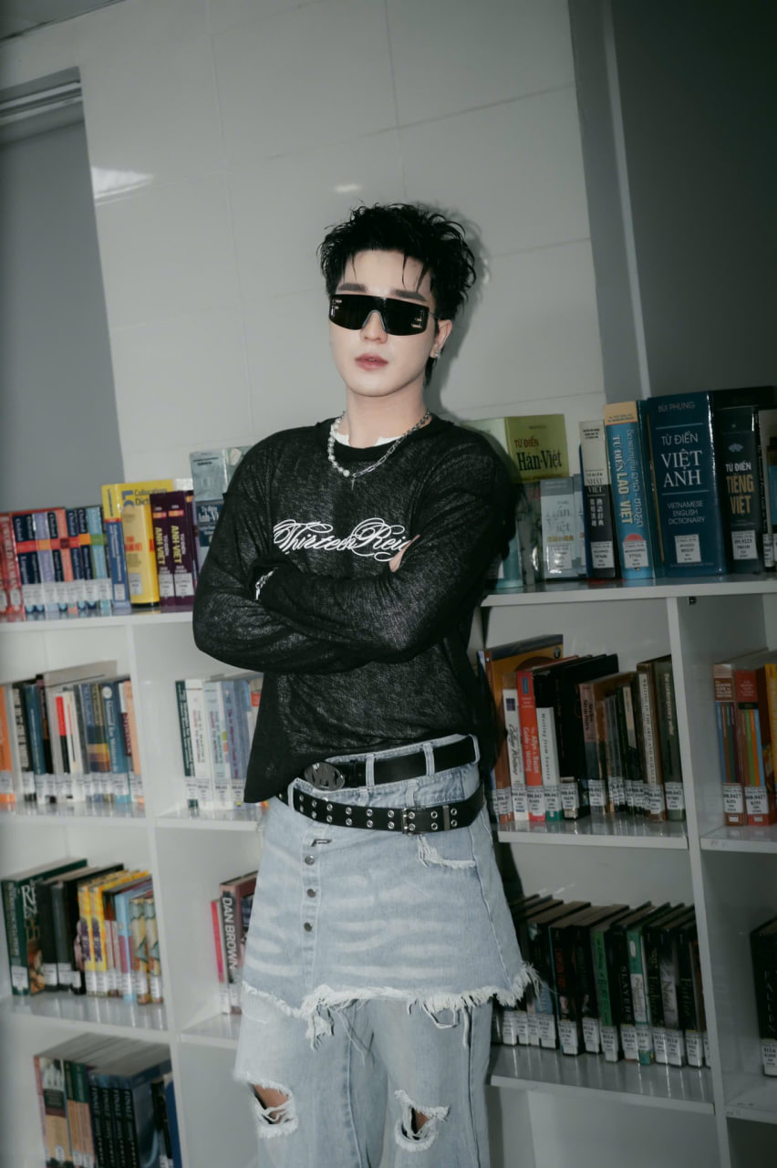 Trước đó, nam rapper bắt đầu được biết đến rộng rãi hơn khi tham gia Rap Việt