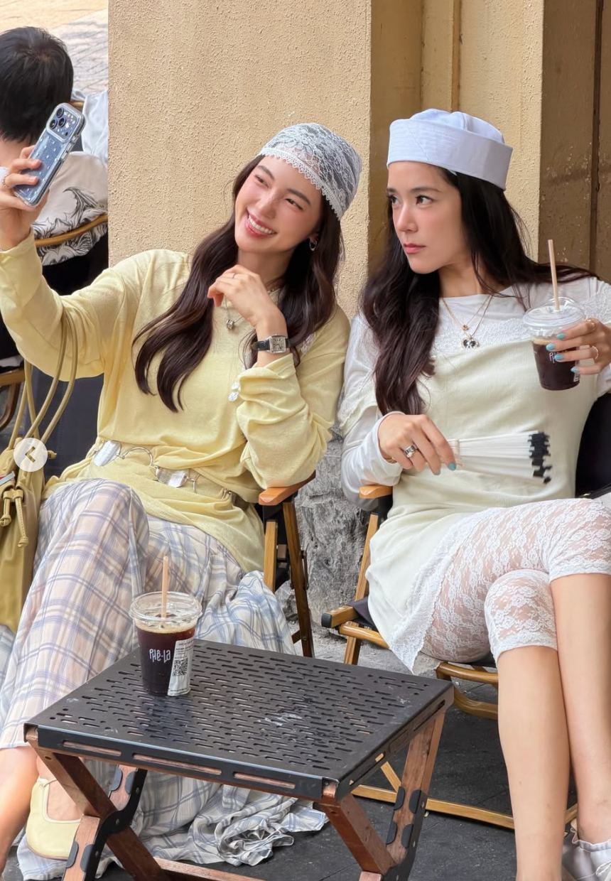 Sao Hàn - Thái đổ bộ Việt Nam: Diễn viên nổi tiếng nhất Thái Lan mê tít bánh ướt, nữ thần Kpop nghiện một thứ ở Phú Quốc