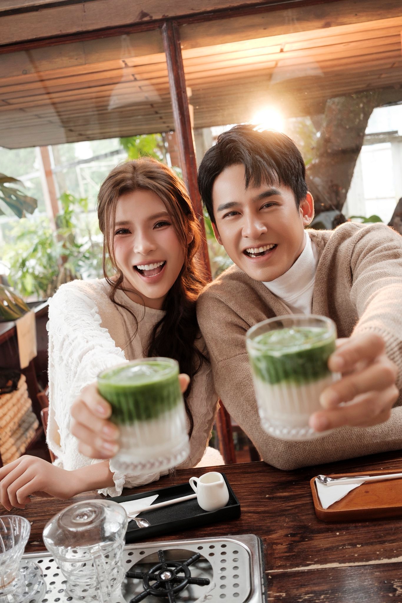 Thuý Diễm và Lương Thế Thành nên duyên nhờ phim giả tình thật nên rất thông cảm, thấu hiểu cho công việc của nhau 