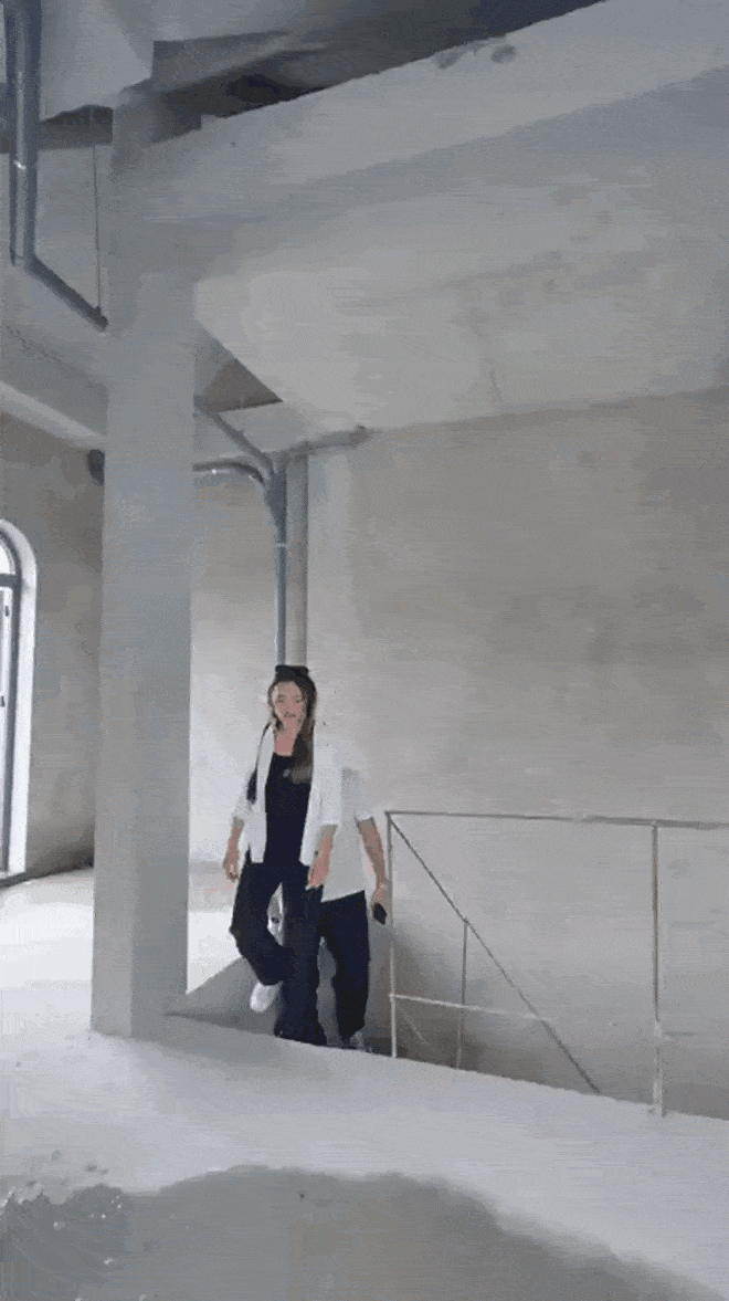 Tầng 3 với diện tích thoáng đãng, cặp đôi dự định biến nơi này thành khu làm việc lý tưởng.