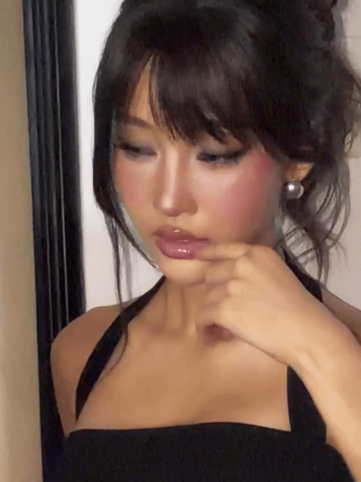 Layout makeup tông hồng nude giúp người đẹp tăng thêm vẻ cá tính, sang chảnh. (Ảnh: IGNV)