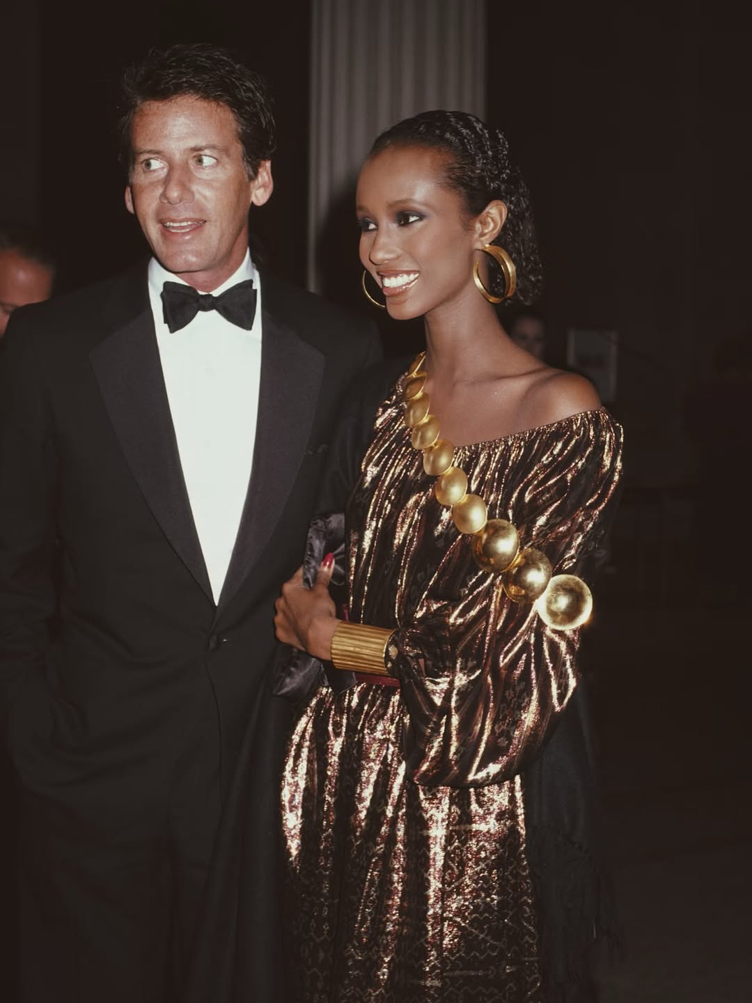  NTK Calvin Klein và siêu mẫu Iman tại Met Gala 1981.