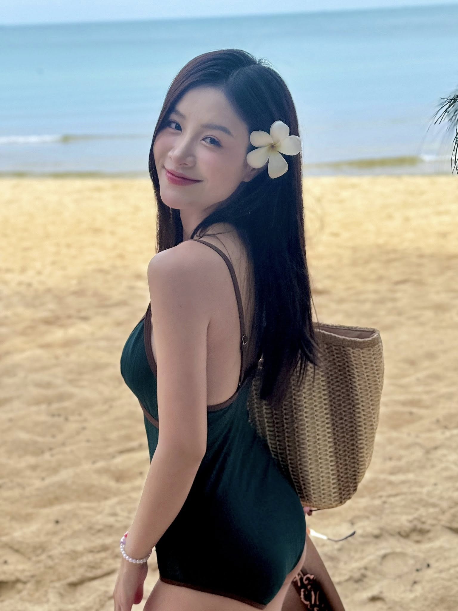 Hoa hậu Việt bị miệt thị vì “mặt gian mắt cụp”, nhan sắc thật lại đẹp đắm say lòng người