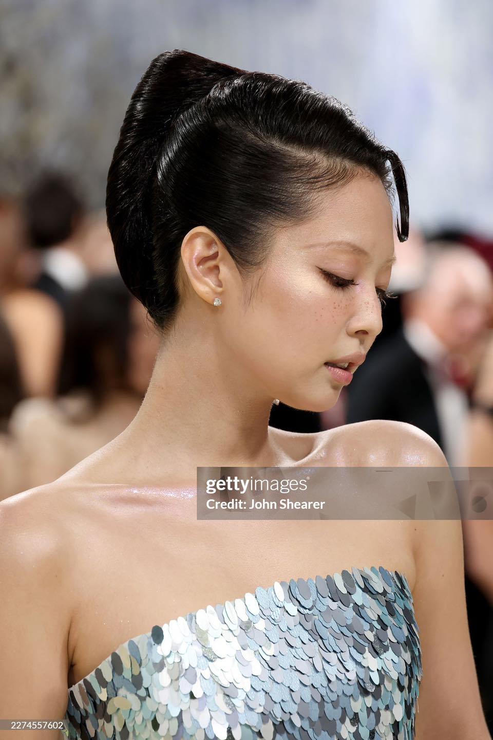 Jennie nói về màn xuất hiện gây chia rẽ nhất Met Gala 2026: 
