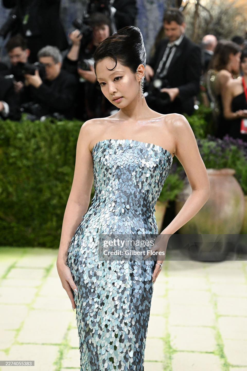 Jennie nói về màn xuất hiện gây chia rẽ nhất Met Gala 2026: 