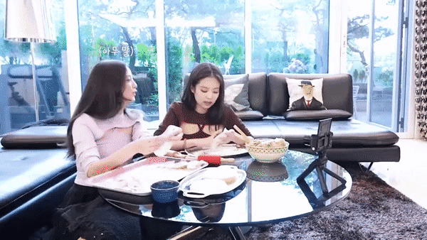BLACKPINK đọ bất động sản: Jisoo tậu penthouse 370 tỷ, Jennie - Lisa đều có biệt thự ở Mỹ, Rosé chill quên mặt đất trong căn hộ tầng cao