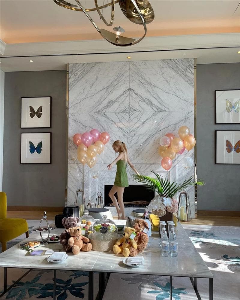BLACKPINK đọ bất động sản: Jisoo tậu penthouse 370 tỷ, Jennie - Lisa đều có biệt thự ở Mỹ, Rosé chill quên mặt đất trong căn hộ tầng cao