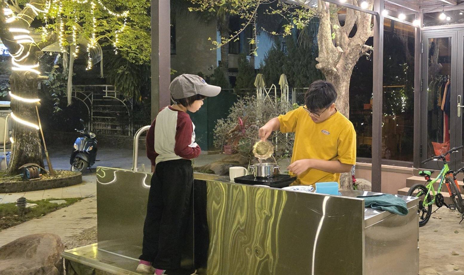 NSND Xuân Bắc sống 2 “cuộc đời”: Khi là nghệ sĩ, khi là 