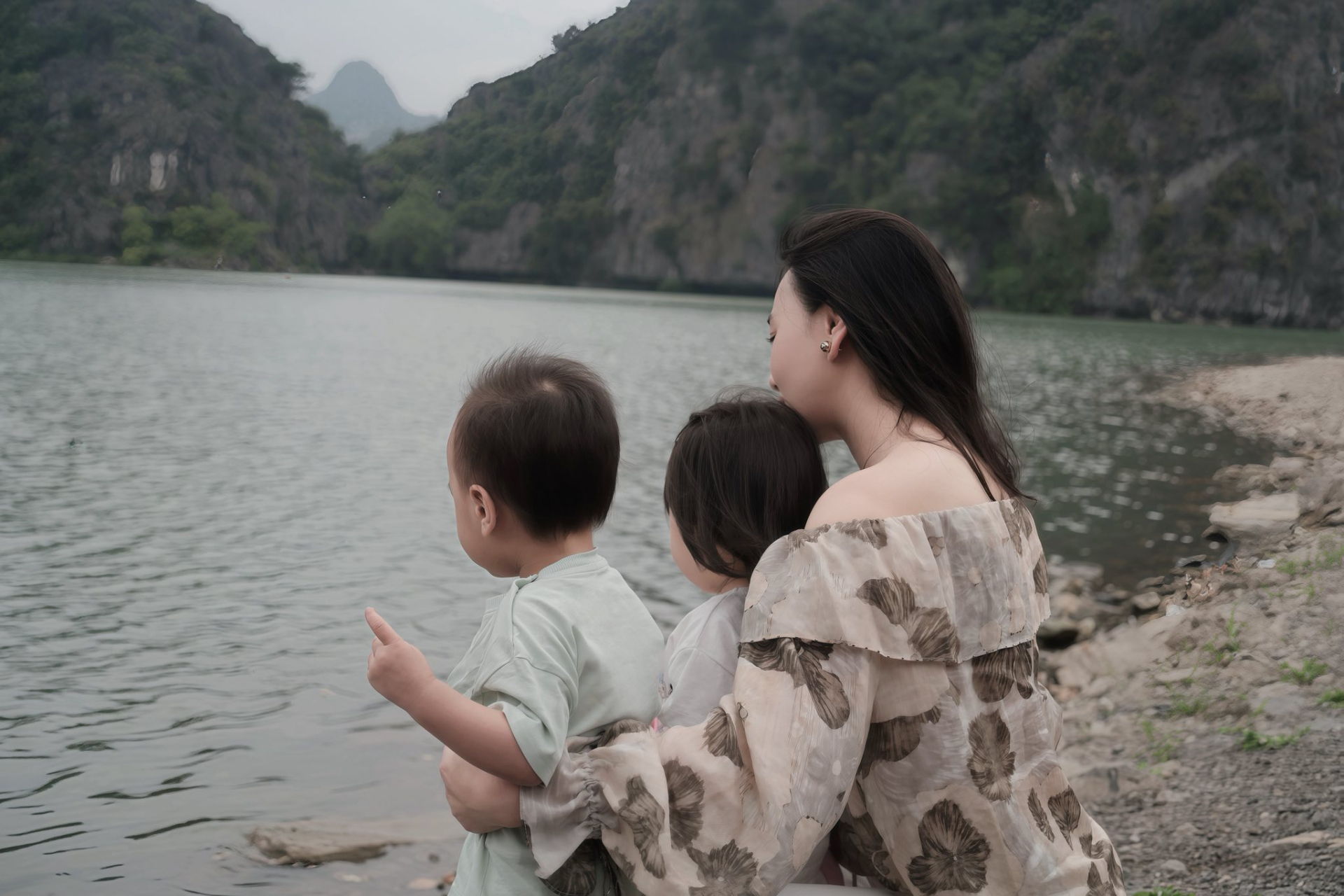 Nhiều mẹ bỉm vừa thích thú vừa đồng cảm với hành trình chăm sóc con nhỏ của Phương Oanh