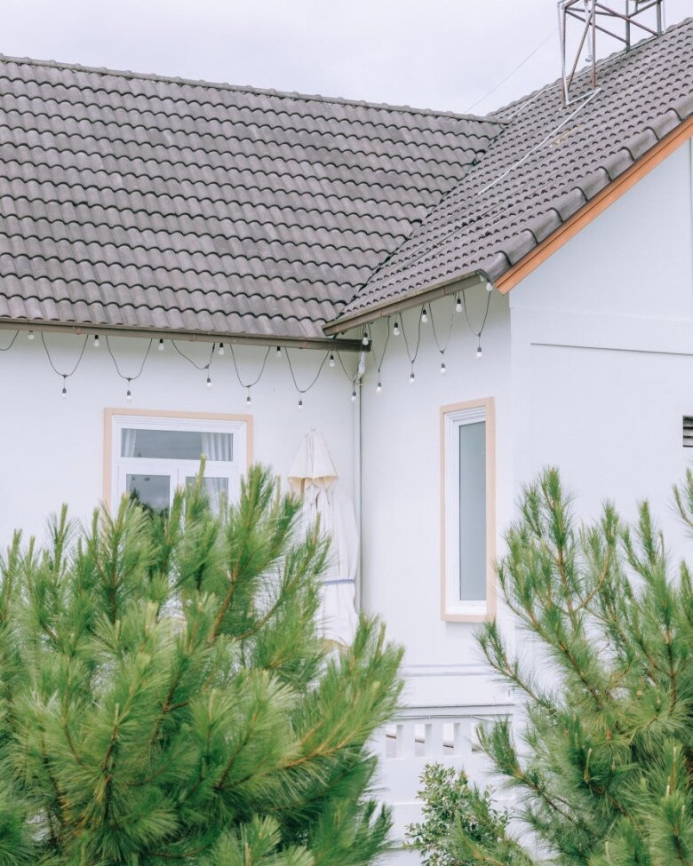 Chủ tịch khách sạn 4 sao cưới người đẹp Vbiz: Chuyện tình ngọt như mía lùi, sở hữu toàn cơ ngơi sang trọng