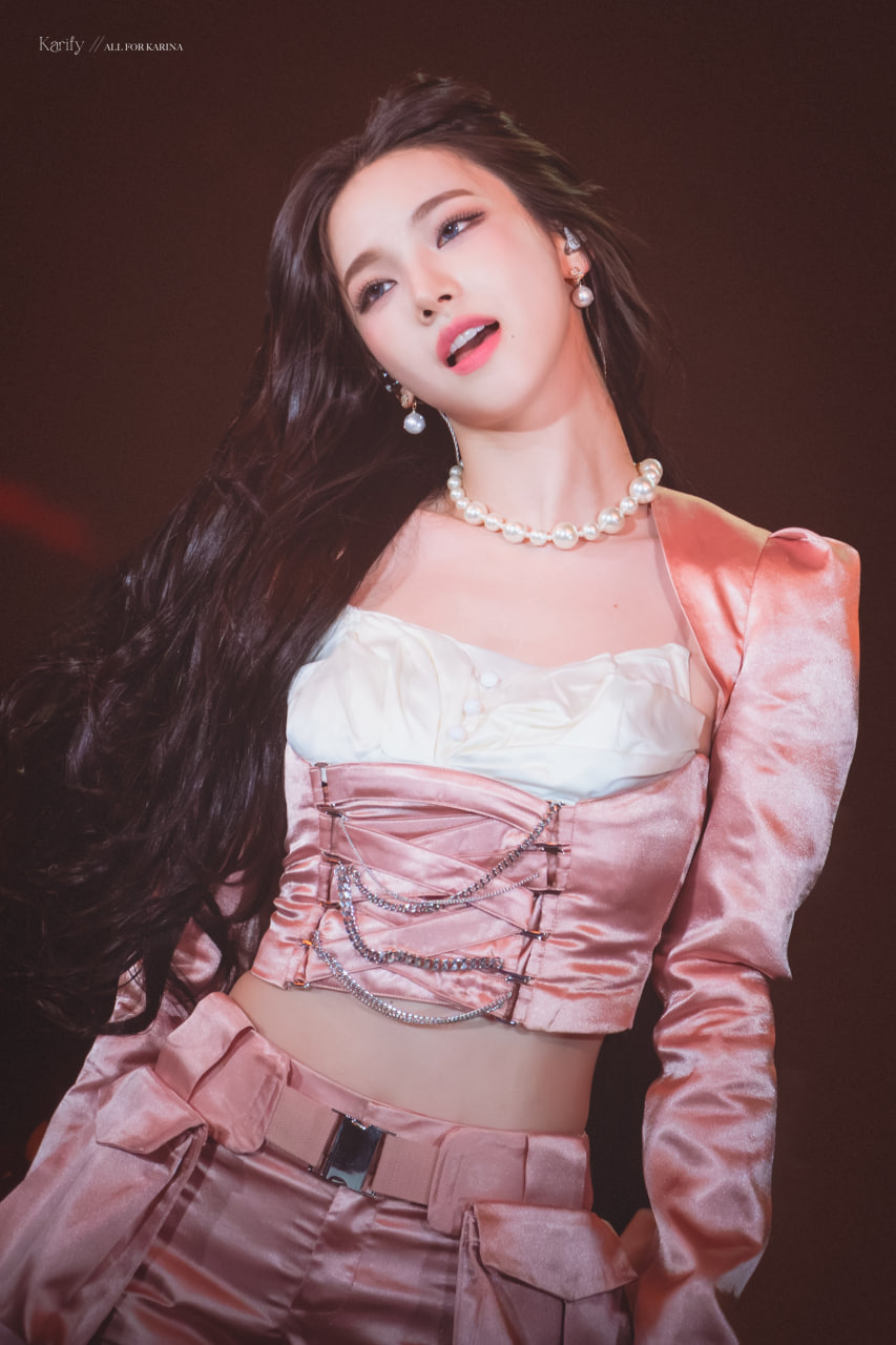 Karina hiện đang là một trong những gương mặt nổi tiếng nhất của Kpop thế hệ thứ 4