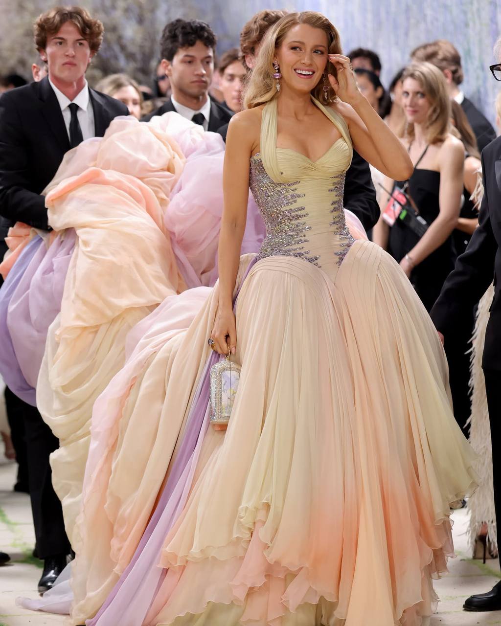 Blake Lively xuất hiện với bộ cánh bồng bềnh tại Met Gala 2026. (Ảnh: Instagram)