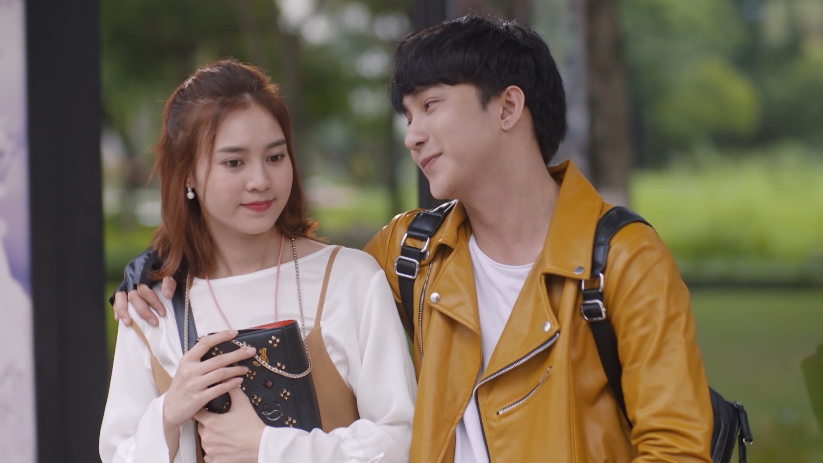 Ninh Dương Lan Ngọc và B Trần trong phim Mối Tình Đầu Của Tôi.