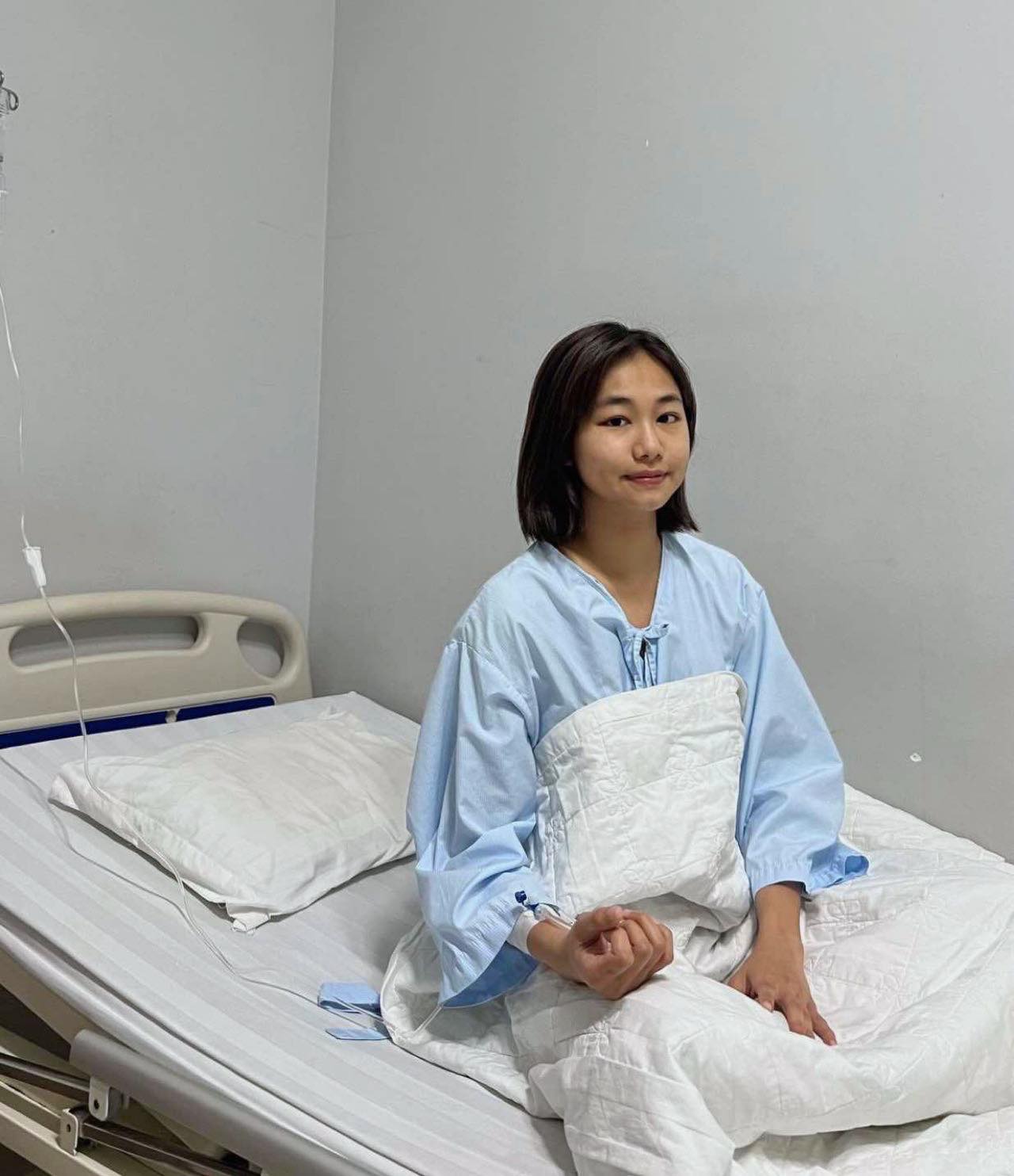   Diễn viên Ngân Hòa từng chia sẻ bản thân mắc suy thận giai đoạn cuối, phải lọc máu định kỳ và chờ ghép thận để duy trì sự sống từ giữa năm 2025. Ảnh: FBNV  