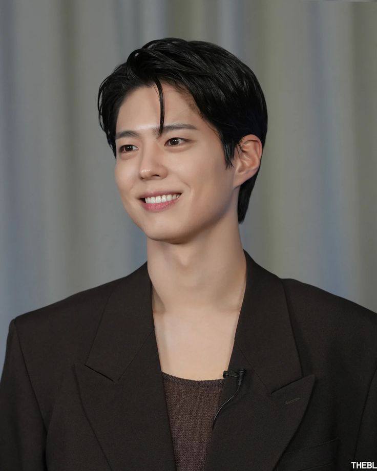Park Bo Gum bị kéo vào cuộc chiến so sánh diễn xuất một cách bất đắc dĩ với nam diễn viên Byeon Woo Seok.