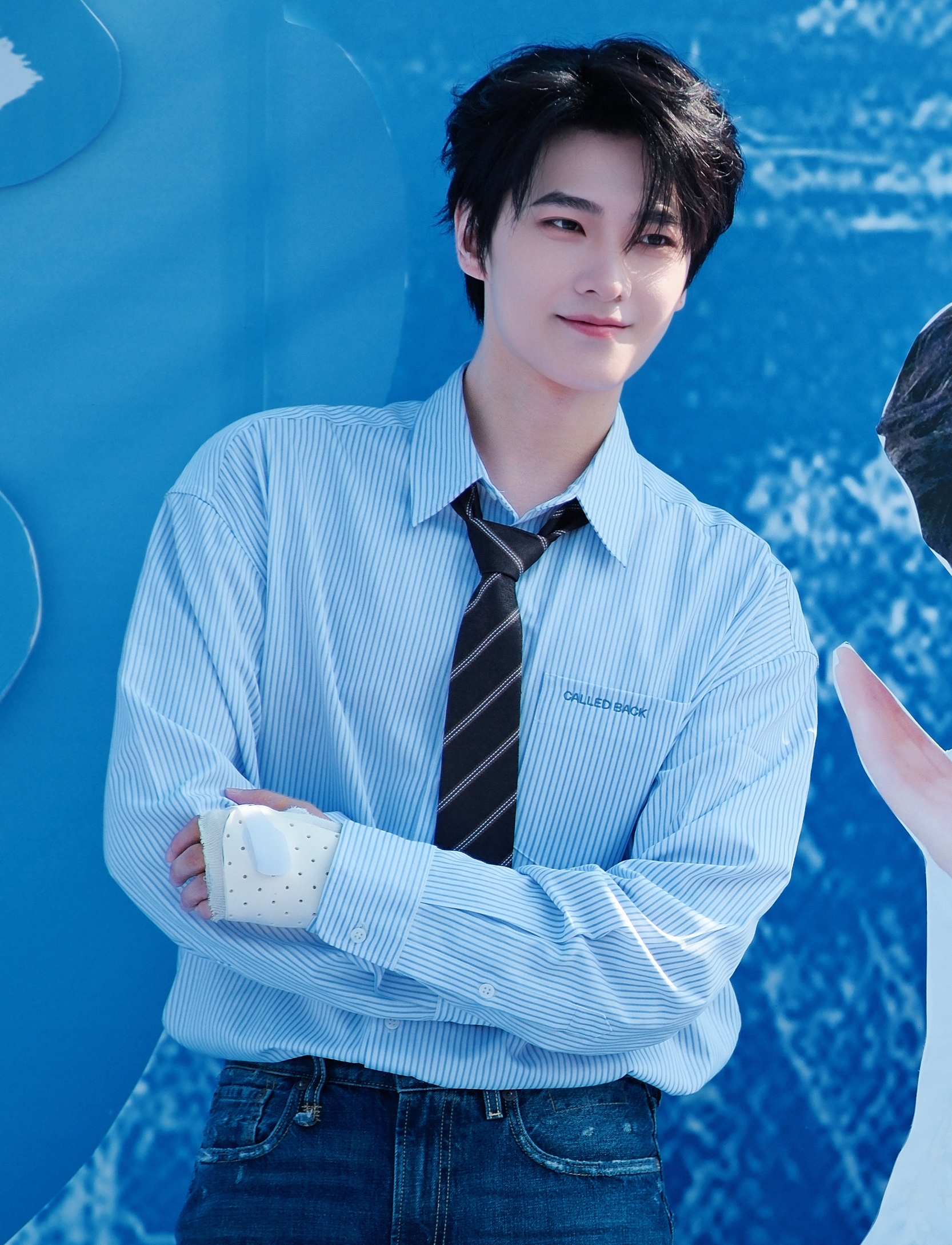 Dương Dương đóng vai chính trong phim Bất Nhượng Giang Sơn